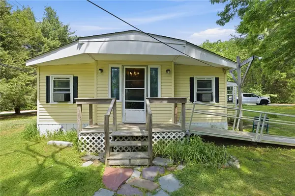 38 Airport Road, Coventry, RI 02816