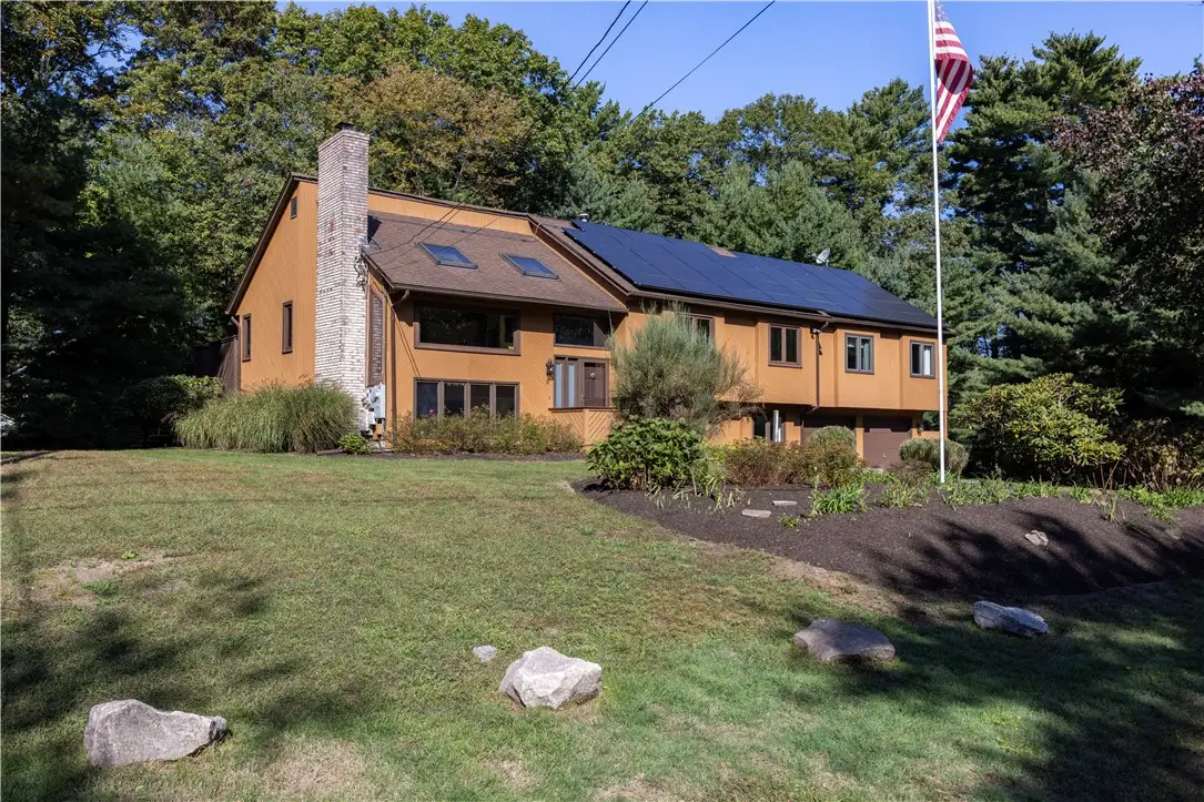 8 Robin Drive, North Kingstown, RI 02852 - #1