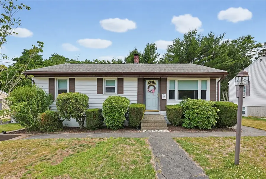 19 Louise Drive, West Warwick, RI 02893 - #2