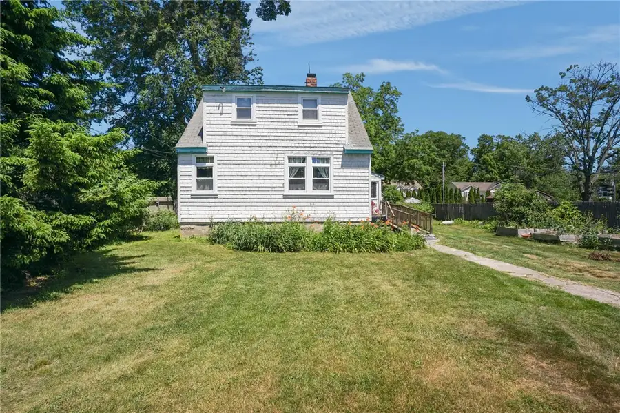 32 Hoffman Avenue, Cranston, RI 02920 - #3