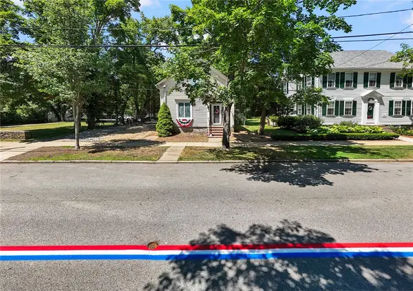 145 High Street, Bristol, RI 02809