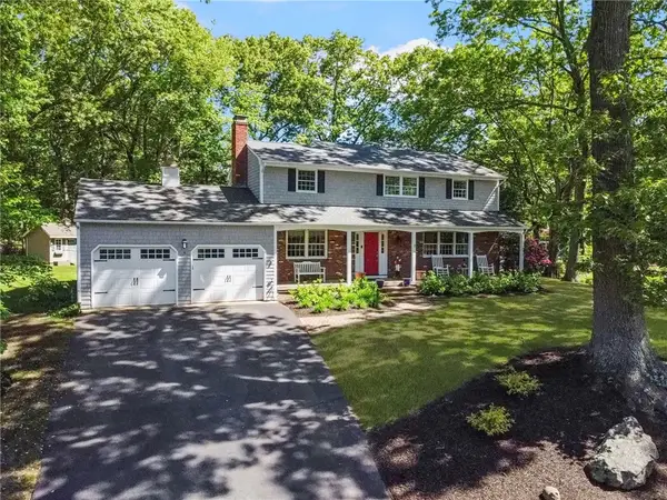 7 Ledgemont Drive, Warwick, RI 02886