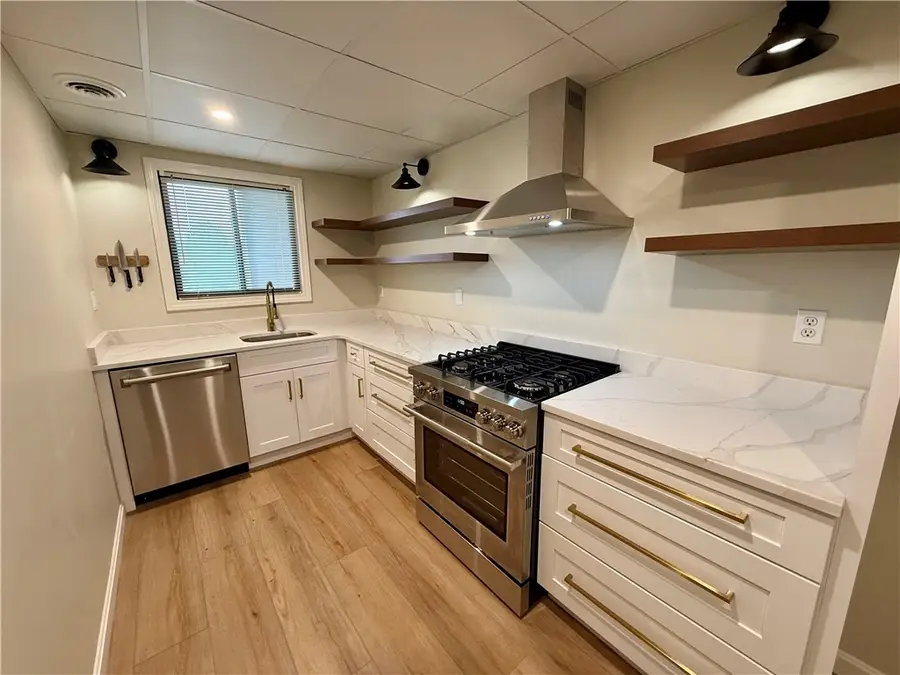 650 East Greenwich Avenue #302, West Warwick, RI 02893 - #2