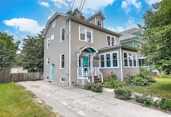 15 Bow Street, Cranston, RI 02905