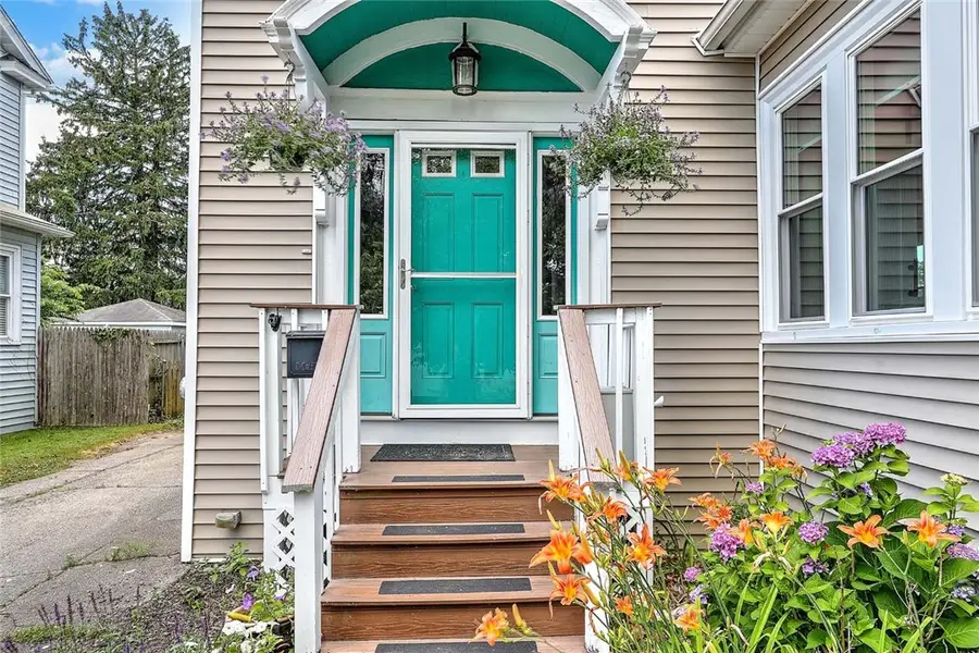 15 Bow Street, Cranston, RI 02905 - #2