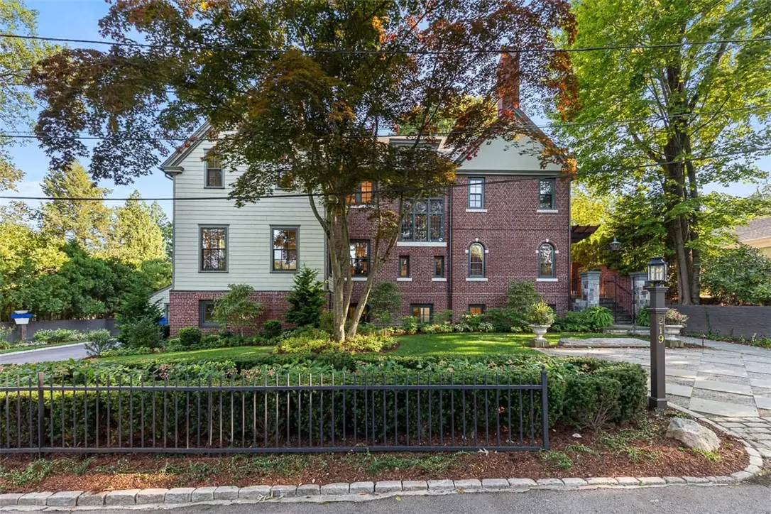 79 Clarendon Avenue, Providence, RI 02906 - #1