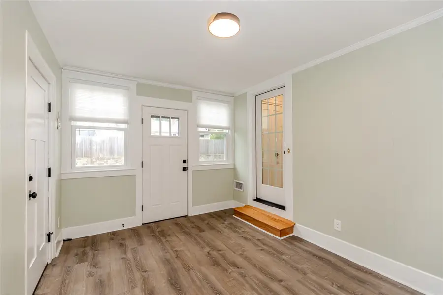 8 Barnes Street, Smithfield, RI 02828 - #3