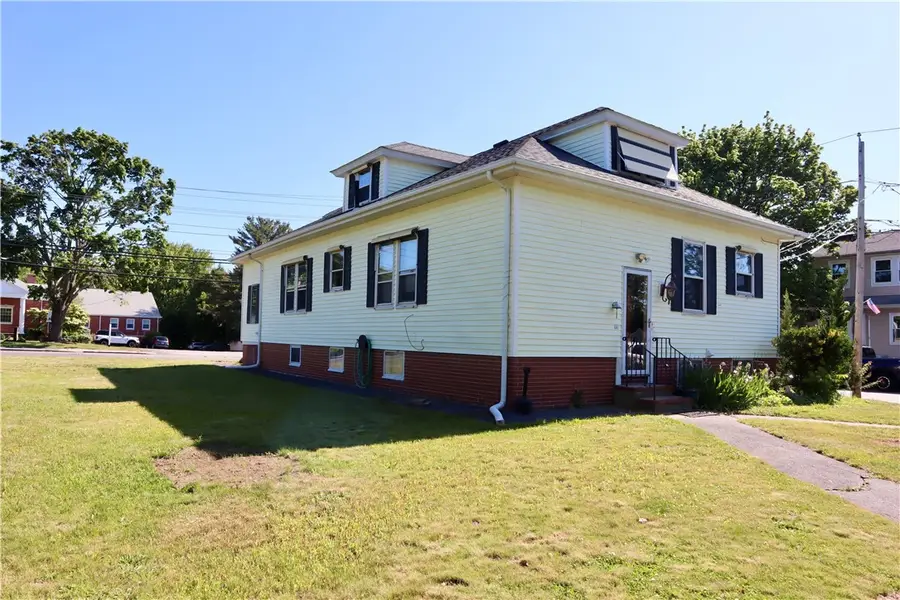 133 Wampanoag Trail, East Providence, RI 02915 - #3