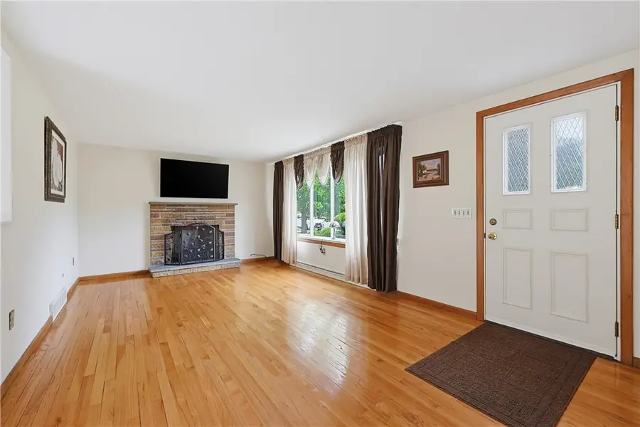 31 Benjamin Avenue, Cranston, RI 02920 - #2