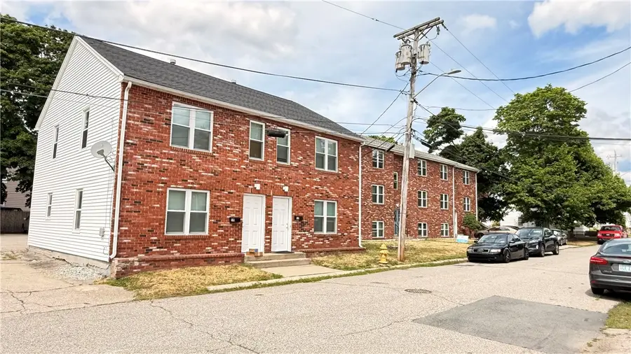 10 Saratoga Avenue, Pawtucket, RI 02861 - #2