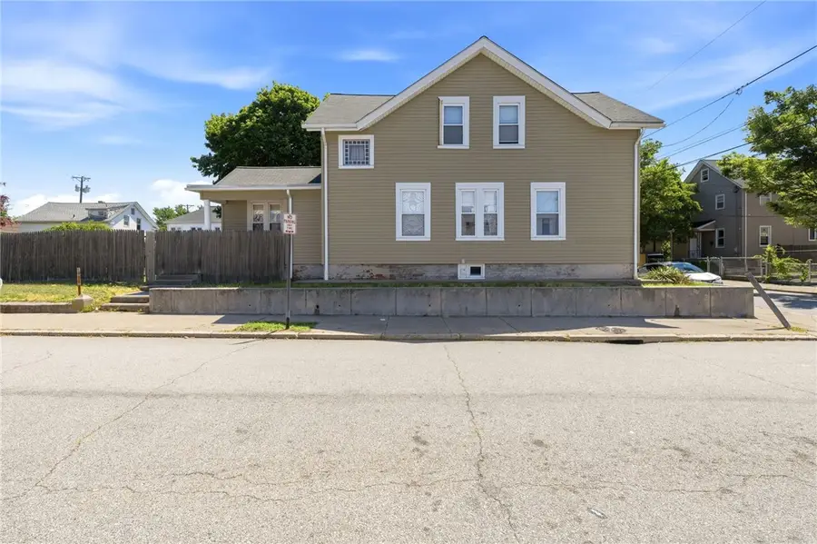 35 Woodlawn Avenue, Pawtucket, RI 02860 - #3