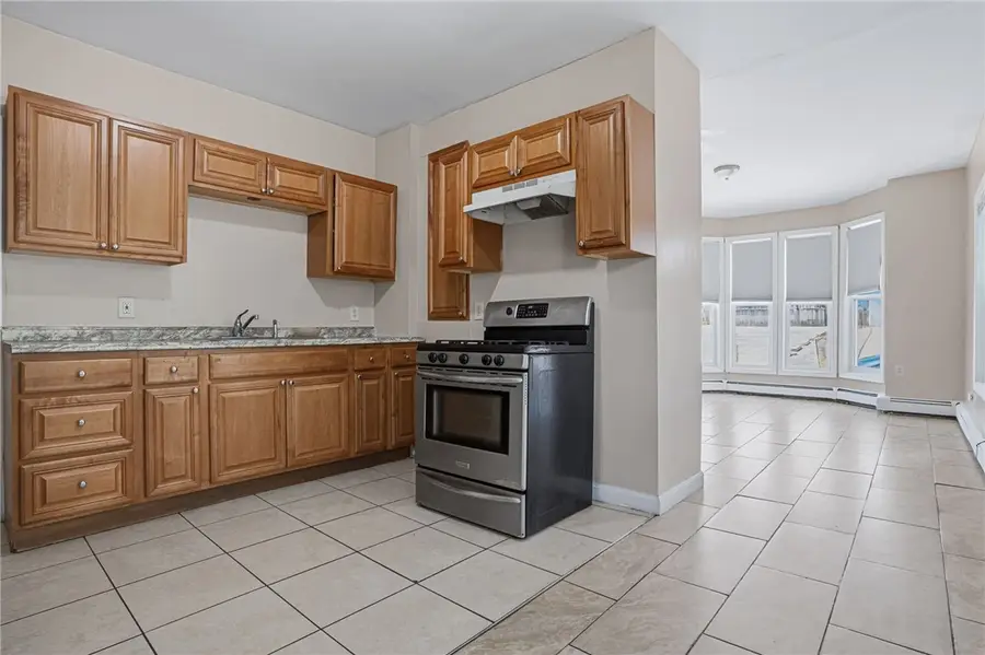 6 Bloomingdale Avenue, Pawtucket, RI 02860 - #2