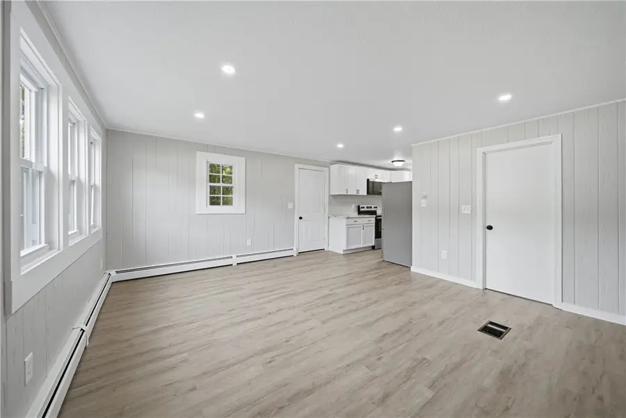 1392 Putnam Pike, Glocester, RI 02814 - #3