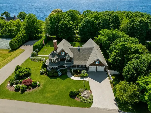 19 Ledge Road, Bristol, RI 02809