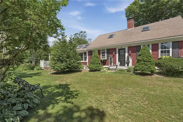 27 Crandall Road, Little Compton, RI 02837
