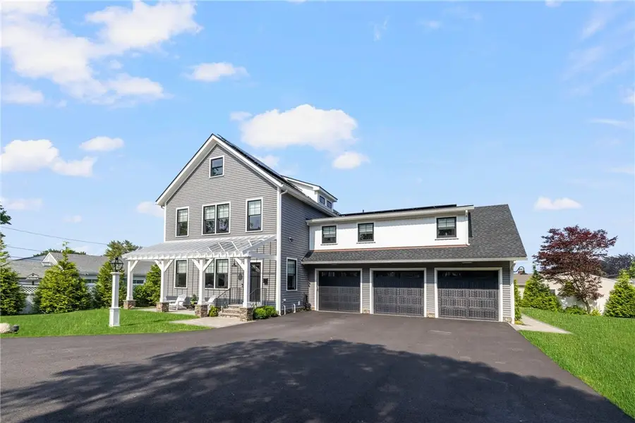 3 Oak Street, Middletown, RI 02842 - #2