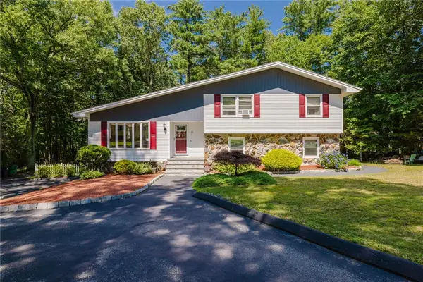 22 Oakview Terrace, Scituate, RI 02857