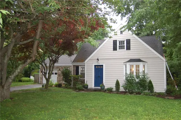 26 Black Creek Lane, Warwick, RI 02888