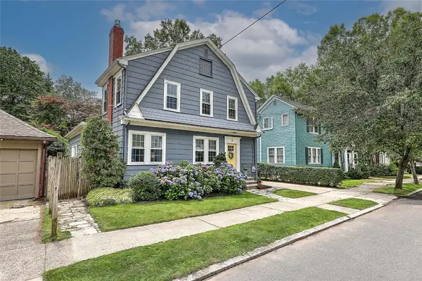 31 Clarendon Avenue, Providence, RI 02906