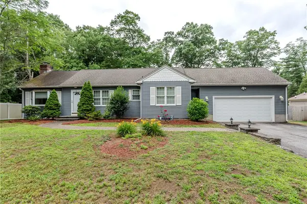 11 Maplecrest Drive, Smithfield, RI 02828