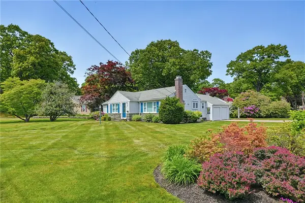 811 Namquid Drive, Warwick, RI 02888