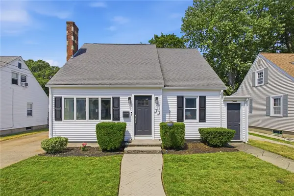 33 Sunset Terrace, Cranston, RI 02905