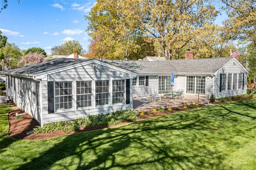 33 Meadowbrook Drive, Barrington, RI 02806 - #2
