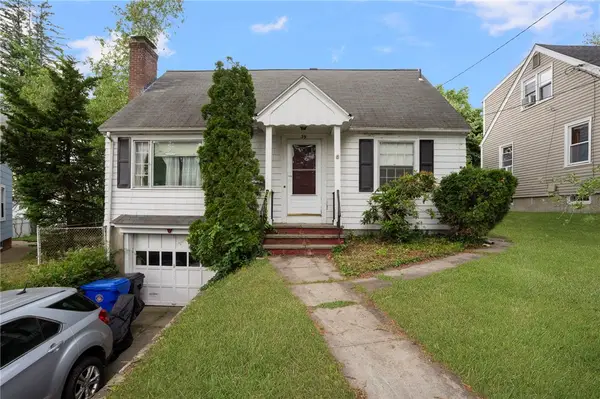 39 Greenfield Avenue, North Providence, RI 02911