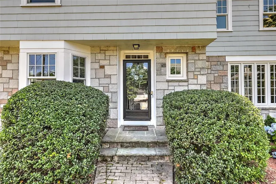 129 Fosdyke Street, Providence, RI 02906 - #2