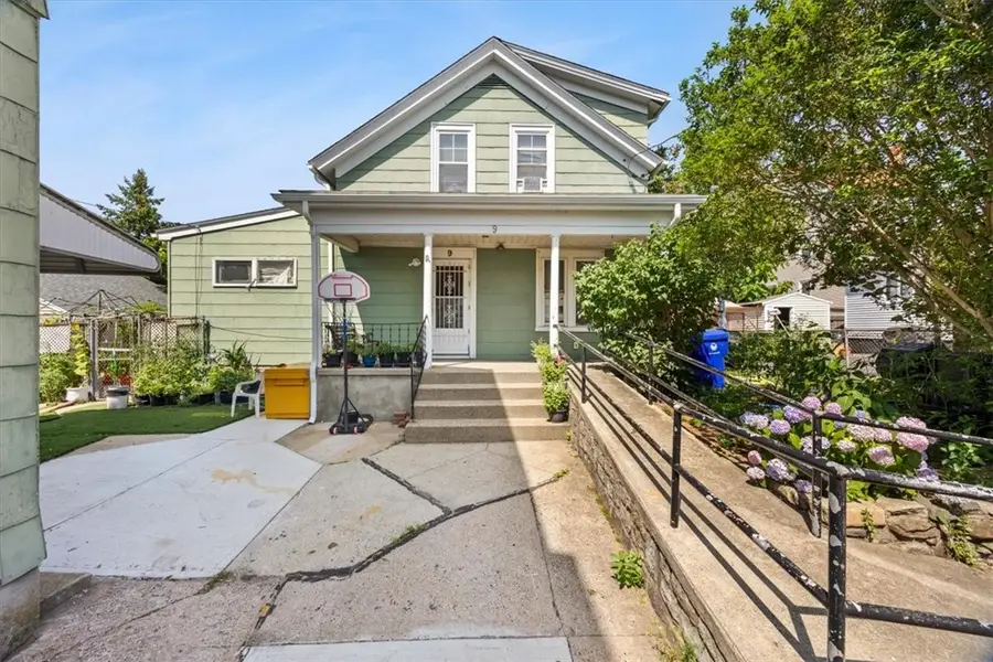 11 Sisson Street, Pawtucket, RI 02860 - #3