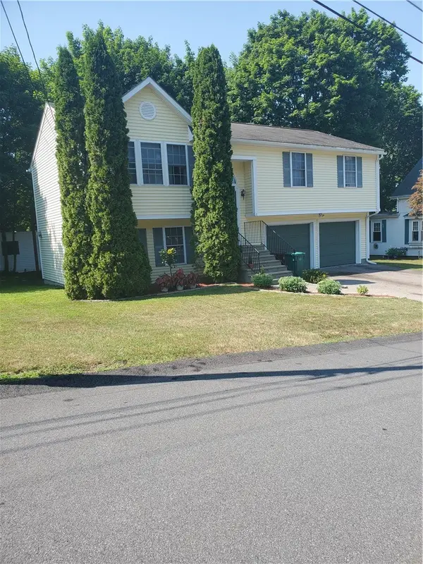 91 Oregon Avenue, Woonsocket, RI 02895