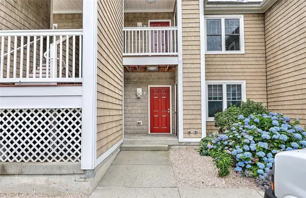 70 Turner Street #B-7, Warwick, RI 02886
