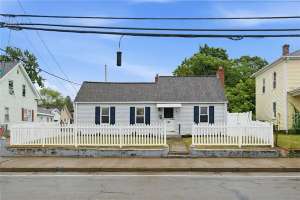 61 West Warwick Avenue, West Warwick, RI 02893