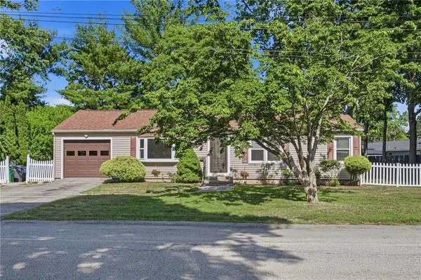 132 Potowomut Road, Warwick, RI 02818