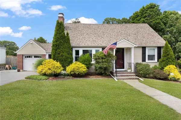 25 Leroy Avenue, Warwick, RI 02889