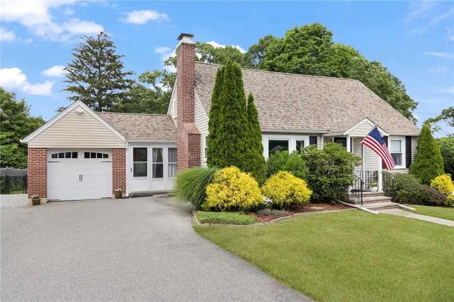 25 Leroy Avenue, Warwick, RI 02889 - #3