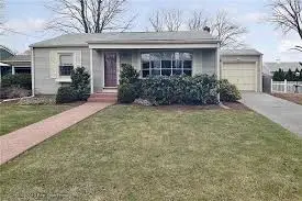 20 Deer Street, East Providence, RI 02916