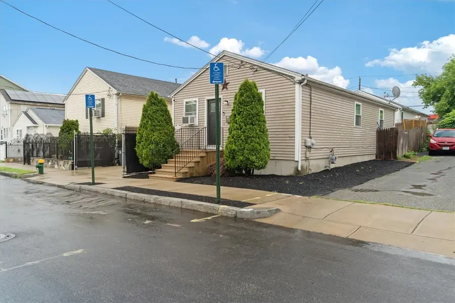 9 Halton Street, Providence, RI 02907 - #3