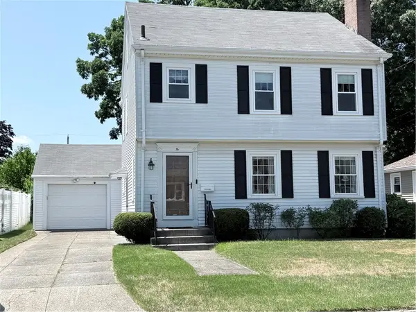 76 Brookdale Boulevard, Pawtucket, RI 02861