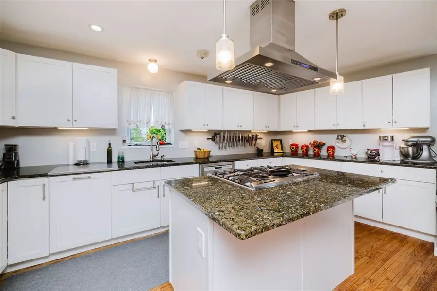 1019 Main Road, Tiverton, RI 02878 - #2