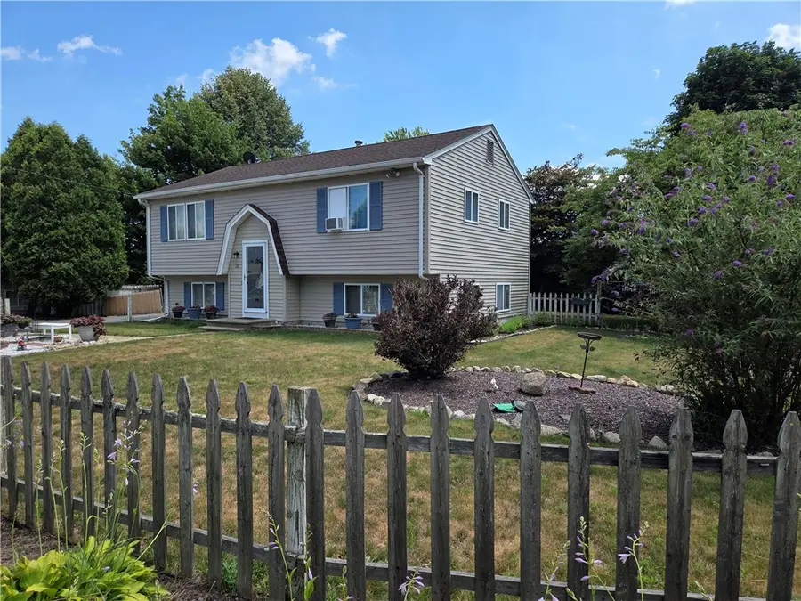 28 Longbow Drive, West Warwick, RI 02893 - #3