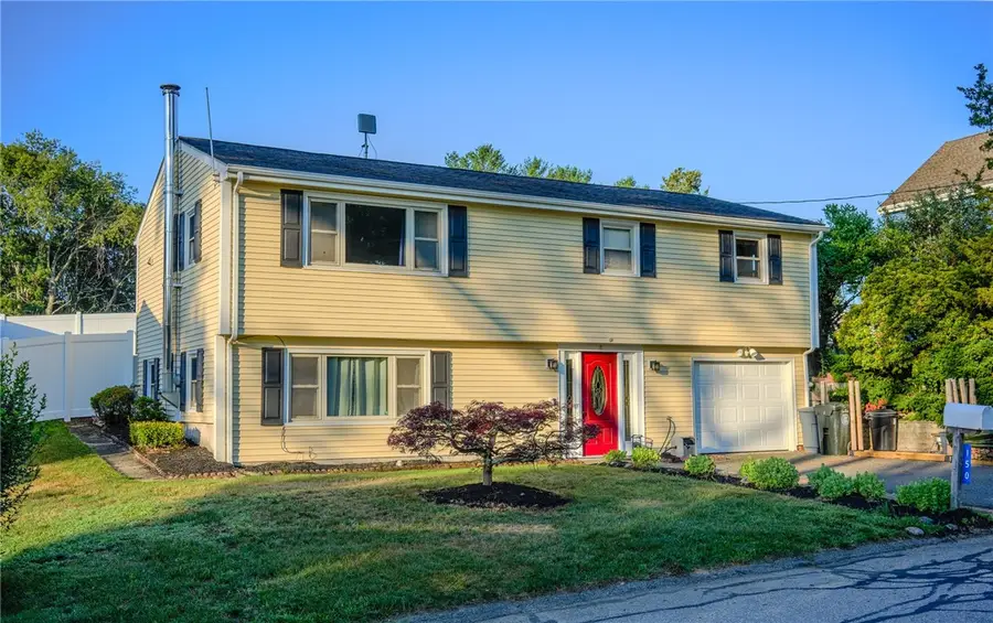 150 Coolidge Street, Swansea, MA 02777 - #3