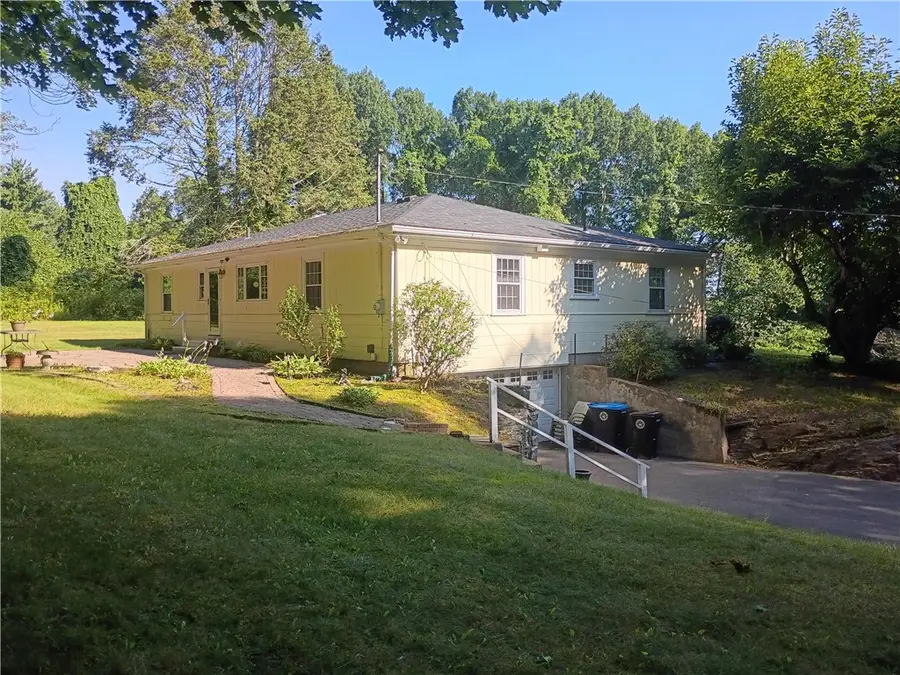 6 Old Pound Hill Road, North Smithfield, RI 02896 - #3