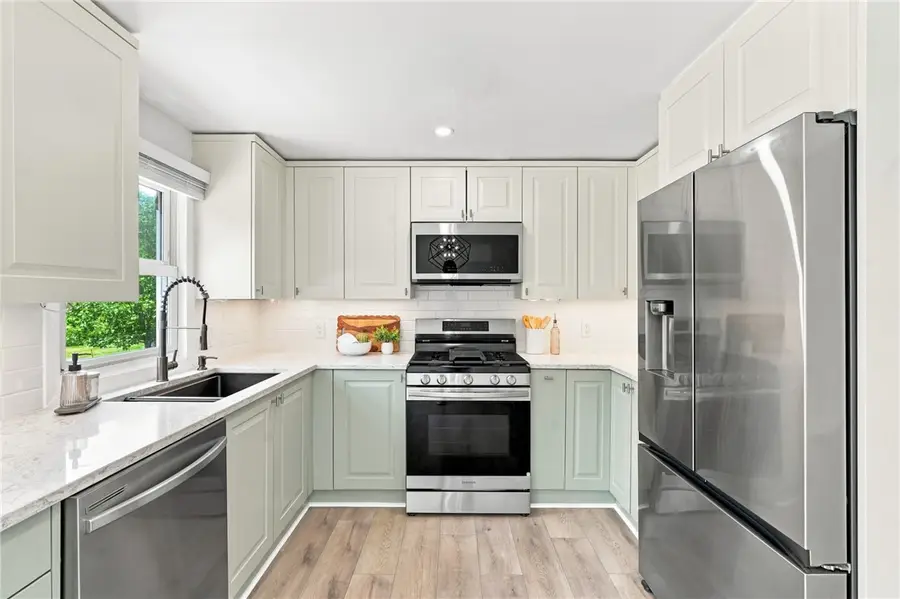 53 Buena Vista Avenue, Warwick, RI 02889 - #3