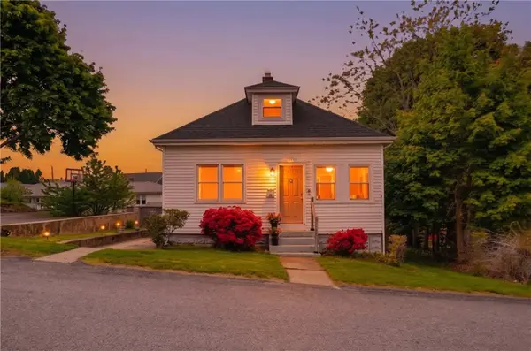 31 Yeoman Avenue, Cranston, RI 02920