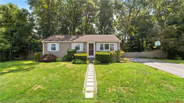 52 Brentwood Avenue, Warwick, RI 02886