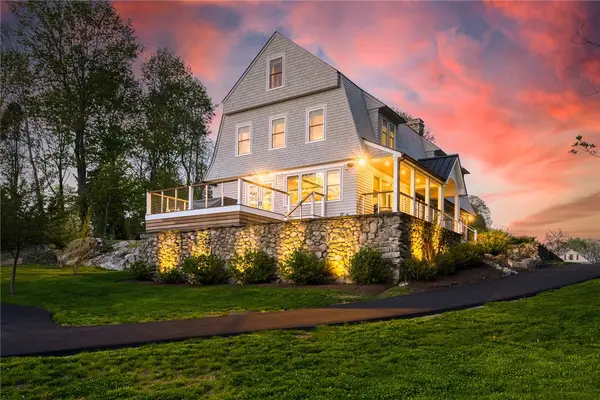 4 Monkey Wrench Lane, Bristol, RI 02809