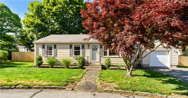 5 Flynn Terrace, West Warwick, RI 02893
