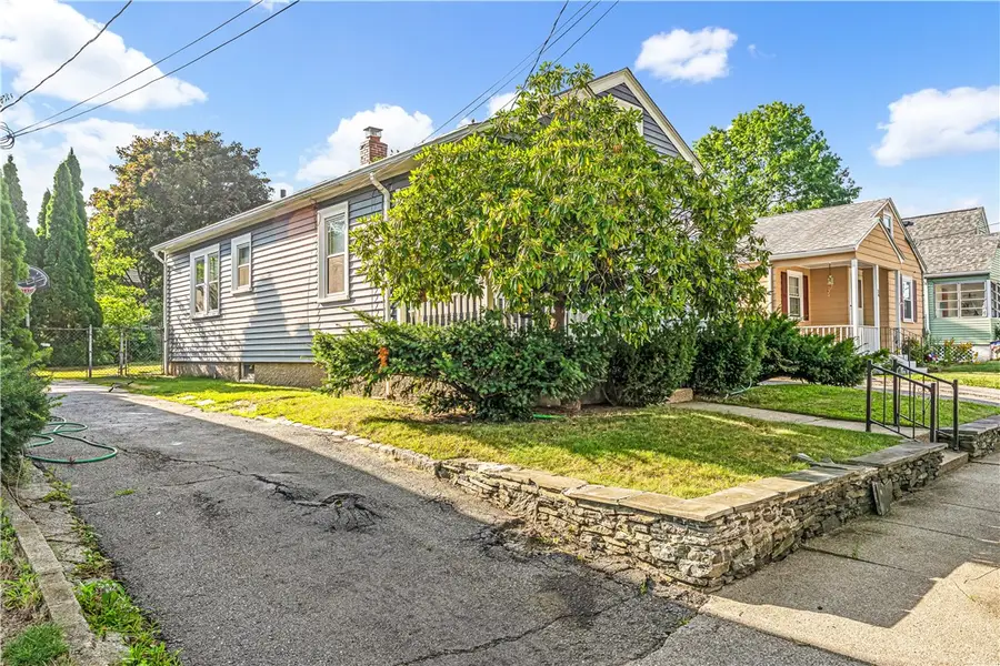 30 Iona Street, Providence, RI 02908 - #3