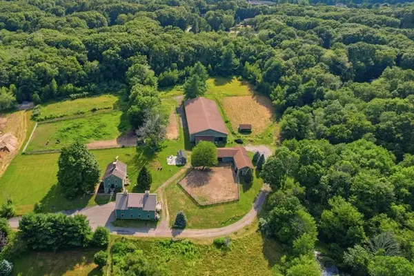 32 Equestrian Way, Cranston, RI 02921